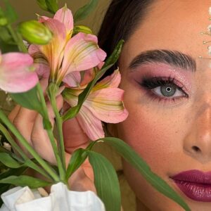 نمونه کار سالن زیبایی ماکیاژ