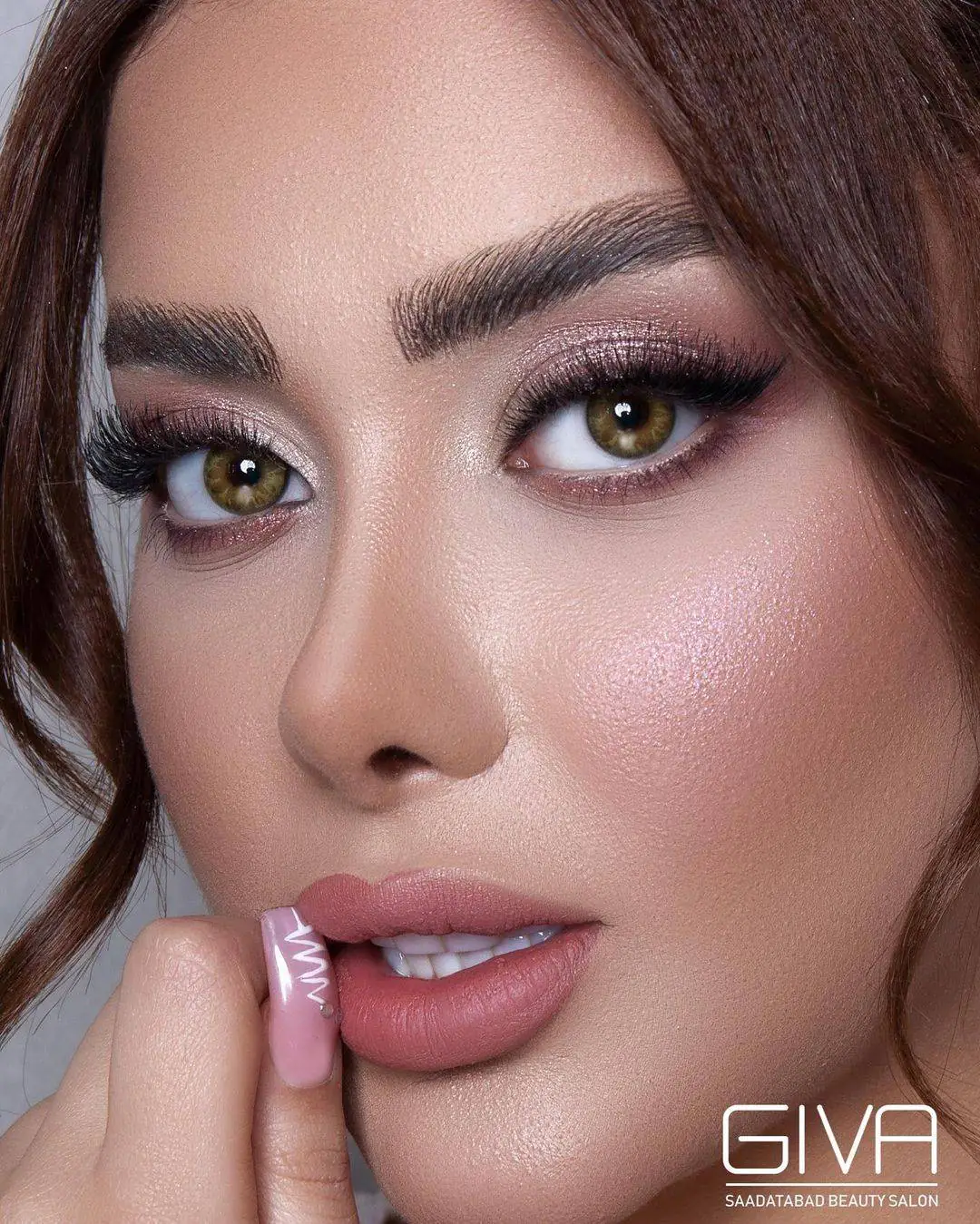 نمونه کارهای سالن زیبایی گیوا