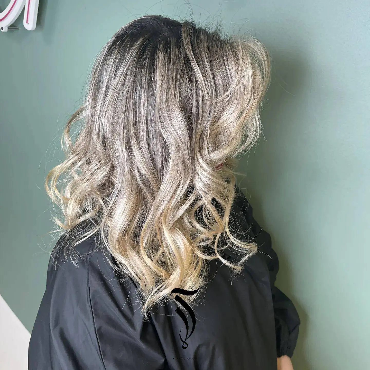 نمونه کارهای سالن زبیایی آلما