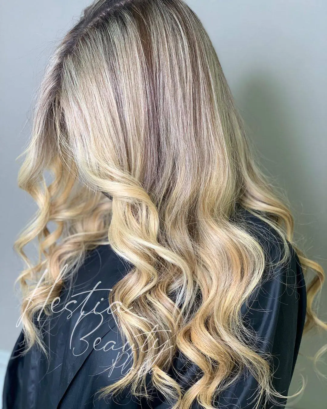 نمونه کارهای مجموعه زیبایی هستیا