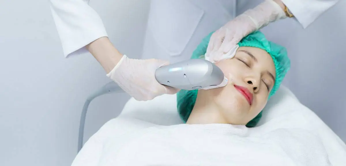 بهترین مراکز معتبر پاکسازی و فیشیال پوست صورت در کرج