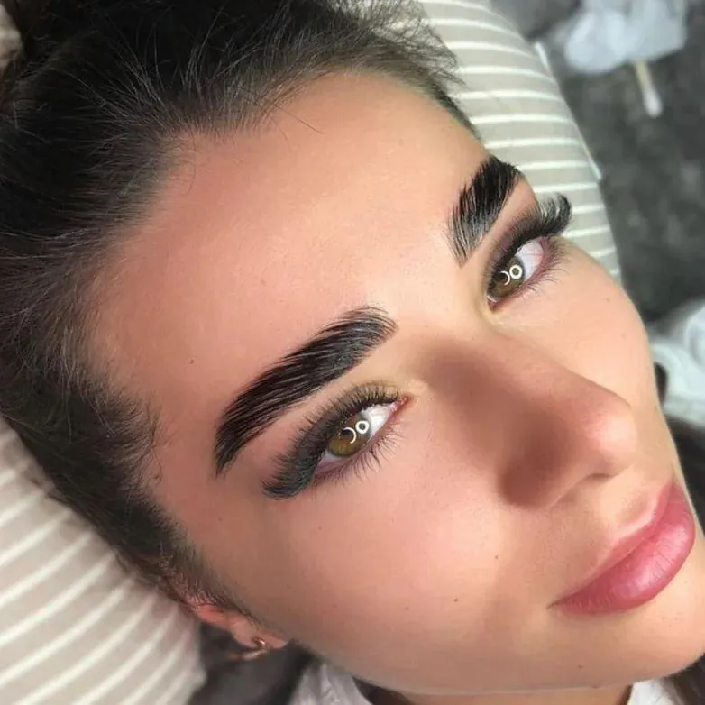 نمونه کارهای سالن زیبایی عروسکا نیلی