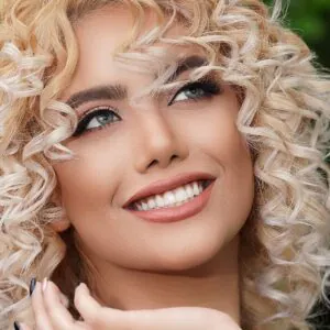 نمونه کار سالن زیبایی عروس با شکوه شهیرا