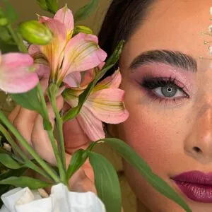 نمونه کار سالن زیبایی ماکیاژ