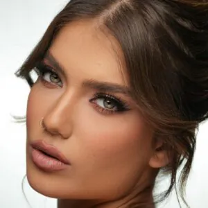 نمونه کار سالن زیبایی هانی هما