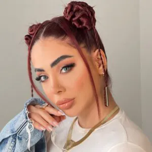 نمونه کار سالن زیبایی آذرخش