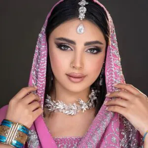 نمونه کار سالن زیبایی مدادرنگی