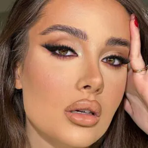 نمونه کار سالن زیبایی درخشنده