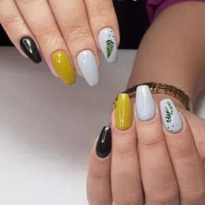 نمونه کار سالن زیبایی مهدیس