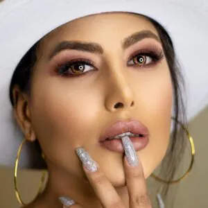 نمونه کار سالن زیبایی مونیک